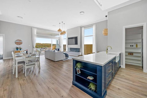 Playa Azul-Beach House On Catherine Hill Bay And Moonee Beach - E Caravan Parks 0