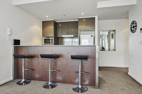 Portside Bliss Your Urban Escape In Melbourne - E Caravan Parks 3