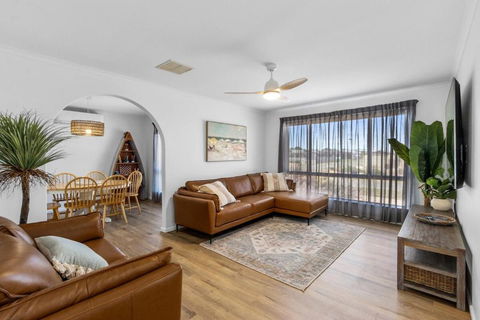 Percys Beach House Moonta Bay - E Caravan Parks 0