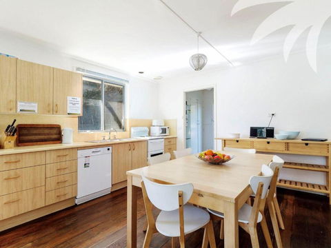Pippis A Classic Beach House - E Caravan Parks 2