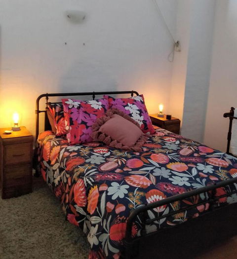 Pips On Mitchell - Beautiful Historic Apartment - E Caravan Parks 1