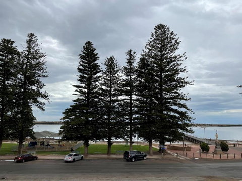 Port Broughton Hotel And Sunnyside Motel - E Caravan Parks 0