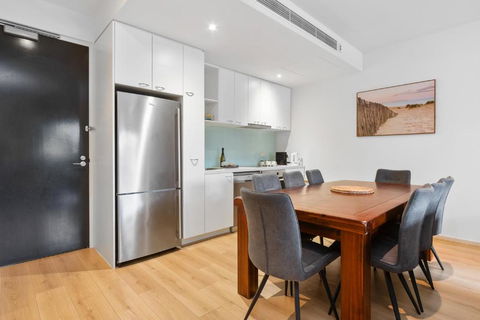 Port Melbourne Dog Beach Stays - E Caravan Parks 1