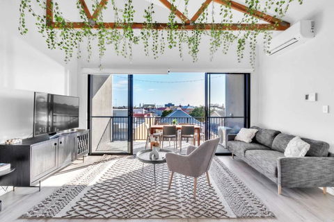 Portside Paradise - Steps Away From The Port - E Caravan Parks 0