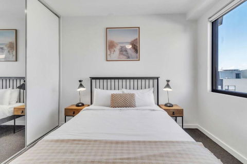 Portside Paradise - Steps Away From The Port - E Caravan Parks 2