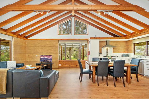 Possum Cottage - Woodstone Estate - E Caravan Parks 2