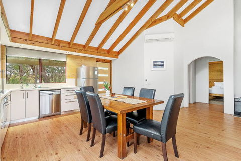 Possum Cottage - Woodstone Estate - E Caravan Parks 3