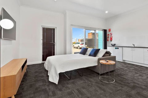 Port Lincoln Shark Apartment 6 - E Caravan Parks 3
