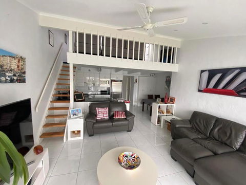 Port Lincoln Marina Waterfront Apartment - E Caravan Parks 0