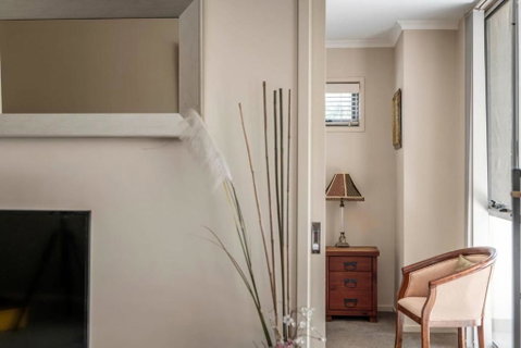 Quiet Apartment In Braddon ACT - E Caravan Parks 1