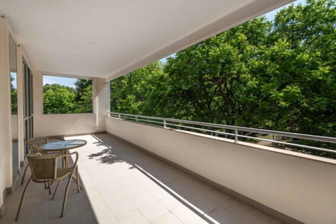 Quiet Apartment In Braddon ACT - E Caravan Parks 0