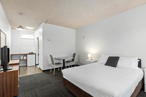Red Carpet Motel - E Caravan Parks 1