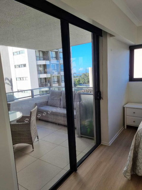 Private Bedroom And Bathroom In A Shared Apartment - E Caravan Parks 0