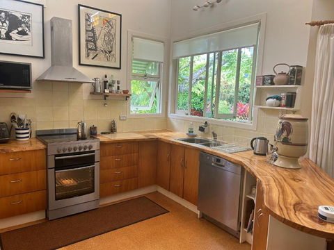 Pottsville Beach House - E Caravan Parks 1