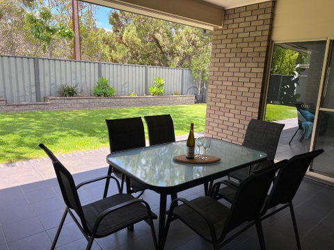 Premium Barossa Getaway - E Caravan Parks 2