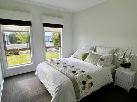 Premium Barossa Getaway - E Caravan Parks 3