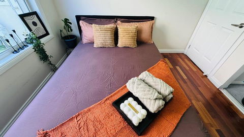 Premium Bedroom In Melbourne - E Caravan Parks 2