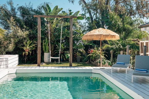 Prime Location With Pool - Walk To Coolum Beach - E Caravan Parks 0
