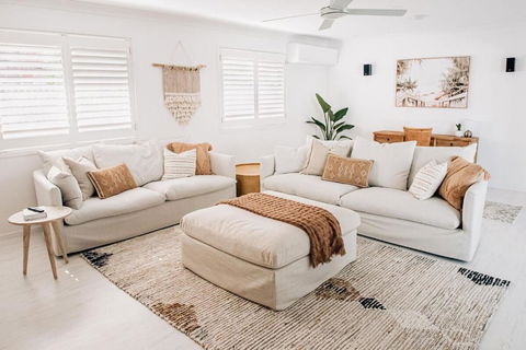 Prime Location With Pool - Walk To Coolum Beach - E Caravan Parks 1