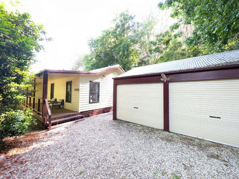 Primrose Cottage - E Caravan Parks 0
