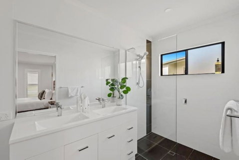 Private Mudjimba Beach Abode - E Caravan Parks 0