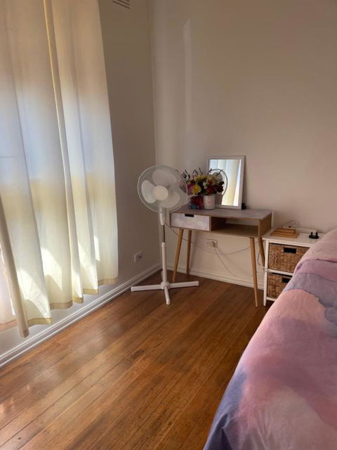 Private Room Near Melbourne Airport - E Caravan Parks 0