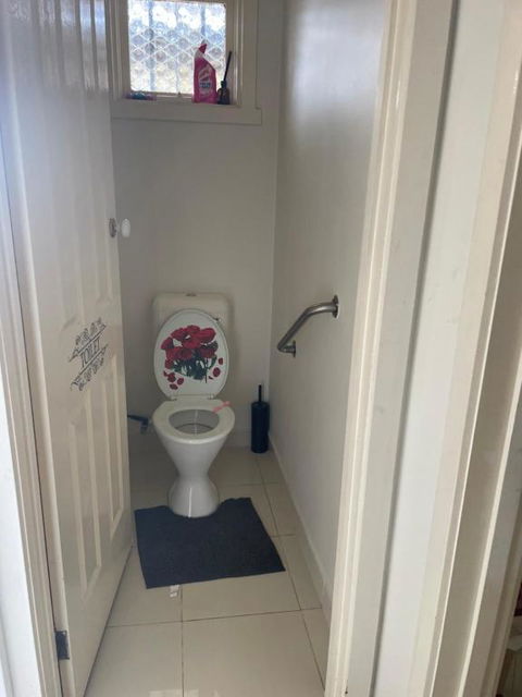 Private Room Near Melbourne Airport - E Caravan Parks 2
