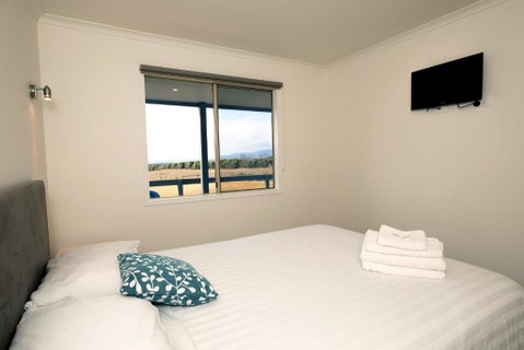 Prom Gate Getaway - E Caravan Parks 3