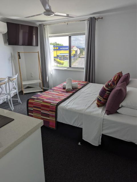 PROSERPINE MOTOR LODGE - E Caravan Parks 3