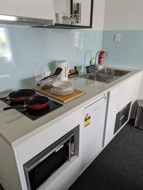 PROSERPINE MOTOR LODGE - E Caravan Parks 2