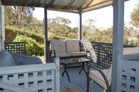 Quaint Cottage Nestled Amongst The Trees - E Caravan Parks 2