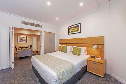 Quality Apartments Adelaide Central - E Caravan Parks 1
