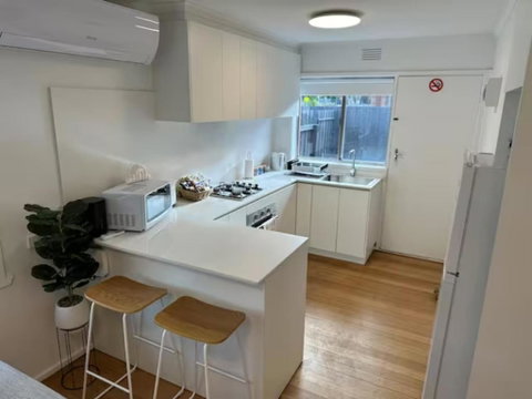 Quiet & Private With City Access And Free Wifi - E Caravan Parks 3