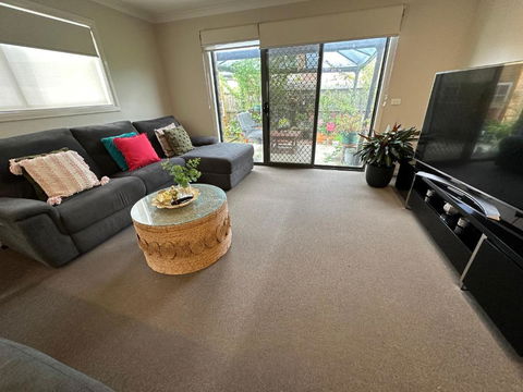 Quiet Comfort For Relaxing Stays - E Caravan Parks 1
