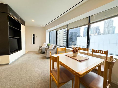 QV Central Oasis Contemporary City Getaway - E Caravan Parks 2