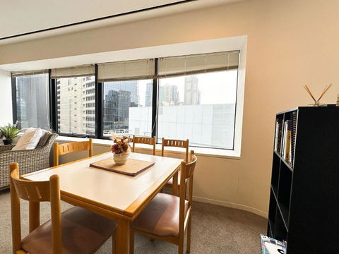 QV Central Oasis Contemporary City Getaway - E Caravan Parks 1