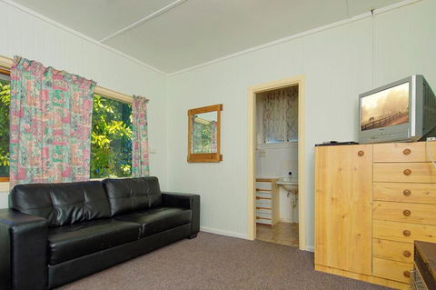 Rainbow Pines Tourist Caravan Park - E Caravan Parks 3