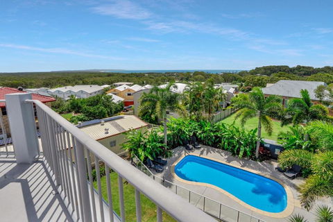 Rainbow Towers 2 Rainbow Beach - E Caravan Parks 3
