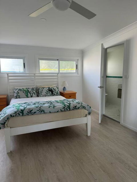 Rare Broulee Beachfront House - E Caravan Parks 1