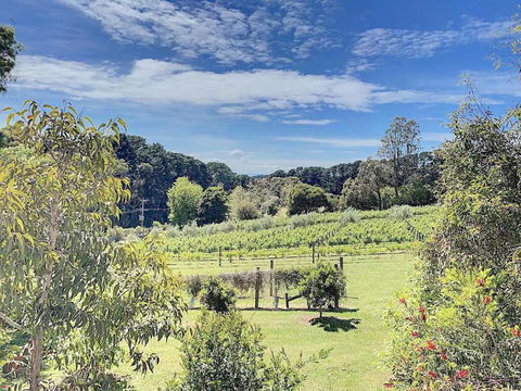 Red Hill Lane 5BedroomVineyard&RuralValleyViews - E Caravan Parks 3