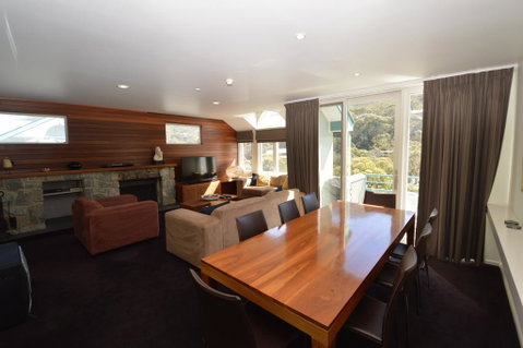 Aspect 2A - E Caravan Parks 1