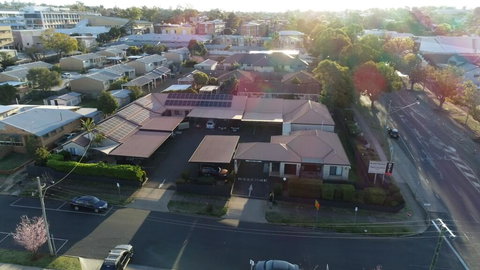 Asters On James Motor Inn - E Caravan Parks 1