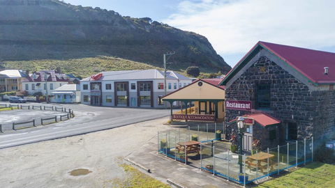 Aston On Alexander - Boutique Accommodation - E Caravan Parks 1