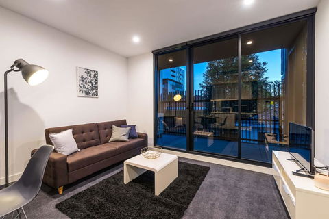 Astrina Box Hill 1 Bed Apartment - E Caravan Parks 1