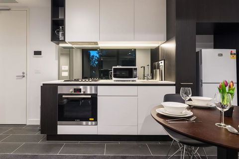 Astrina Box Hill 1 Bed Apartment - E Caravan Parks 2