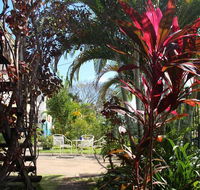 Asylum Cairns Hostel - E Caravan Parks