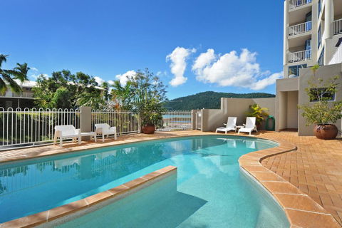 At Whitsunday Vista Holiday Apartments - E Caravan Parks 2