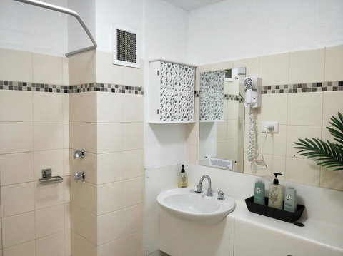 Atrium Private Stay Mandurah - E Caravan Parks 0