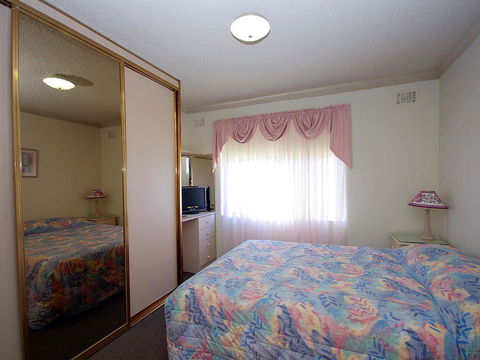 Avilla Court 1 - E Caravan Parks 1