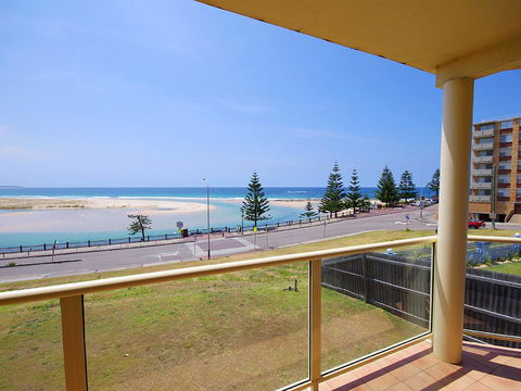 Avilla Court 1 - E Caravan Parks 0